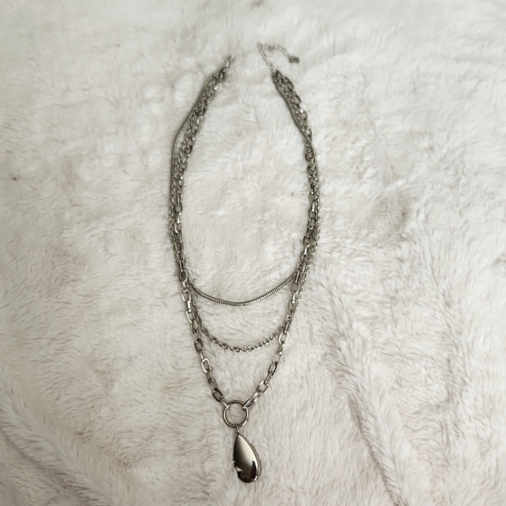 Gently used Maurices Trio Silver color 10 in metal chain necklace